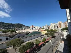 Foto 3 de 21 do empreendimento Apartamento com 2 quartos, sacada e 1 vaga de garagem, Centro em Centro, Florianópolis — pronto para morar na planta