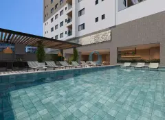 Área da piscina do empreendimento exclusivo, Villa Vauban em Estreito, Florianópolis — em lançamento na planta