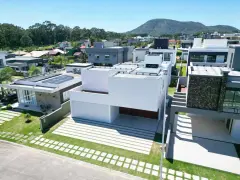 Foto 8 de 35 do empreendimento Casa no Condomínio Ilha das Laranjeiras em Rio Vermelho, Florianópolis — pronto para morar na planta